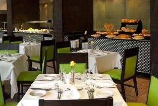 Hotel-Barcelo-Lina-restaurant